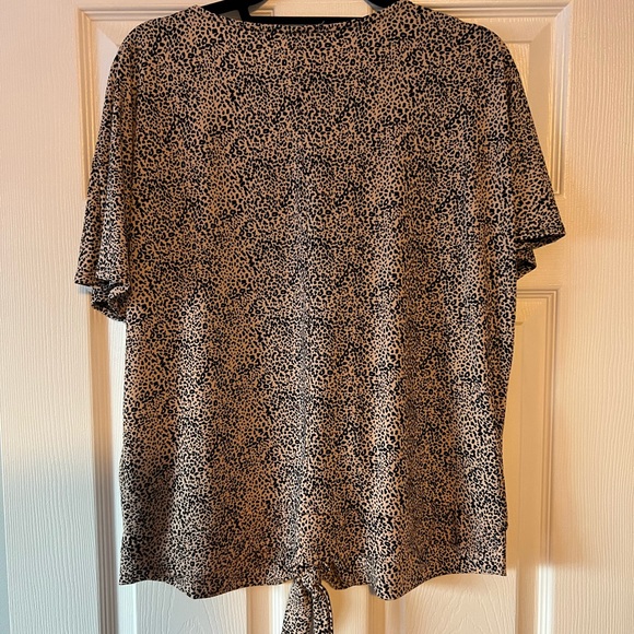 Dex Cheetah Print Faux Button Front Top - Picture 3 of 3